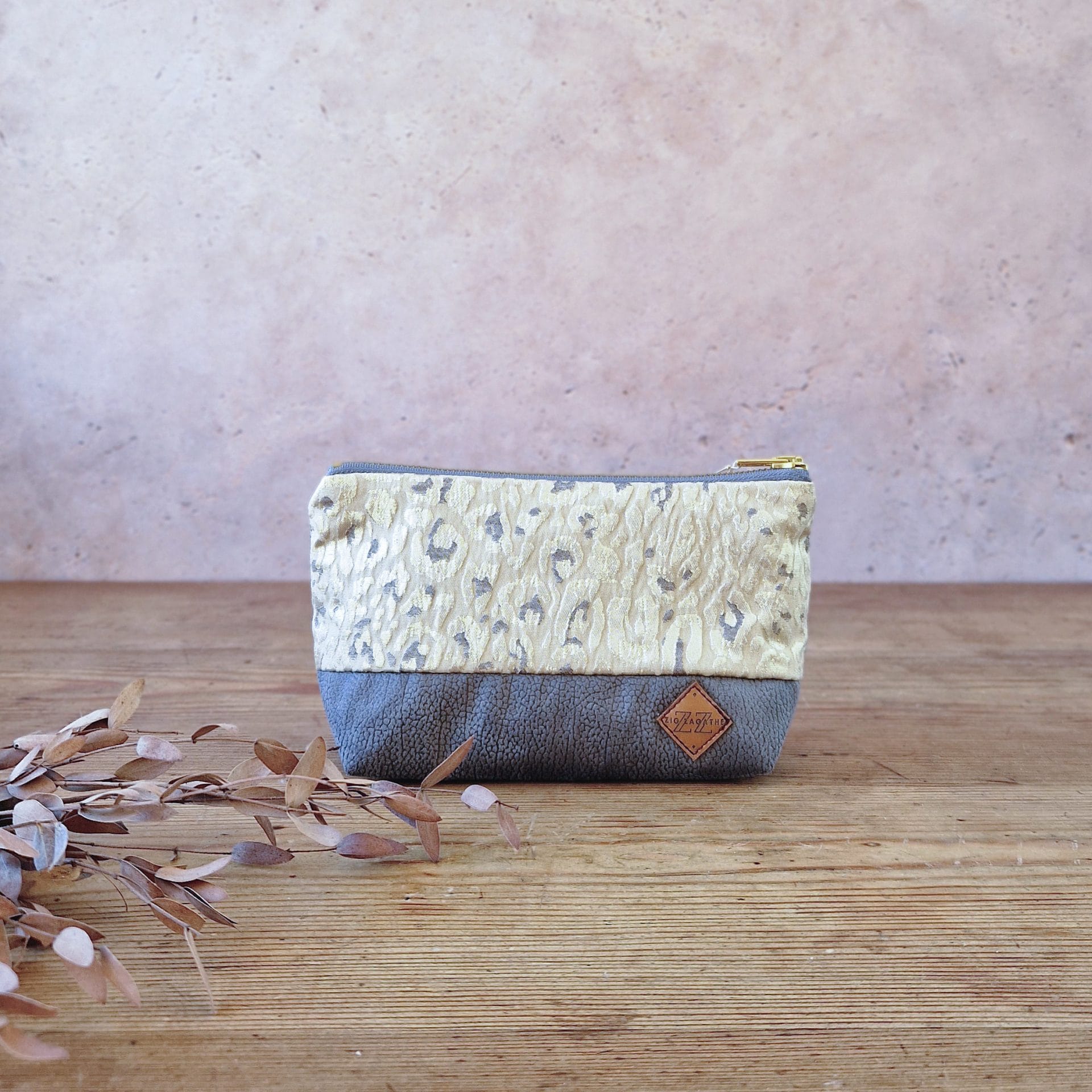 Trousse à maquillage gris